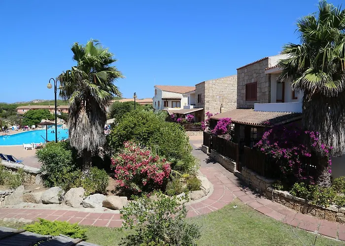 Aparthotel Club Esse Capo D'orso 3*